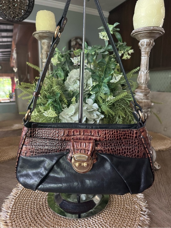 Brahmin Handbags - EUC Brahmin VINTAGE Brown Croc-Textured Leather Shoulder Bag Orig $399 🤎